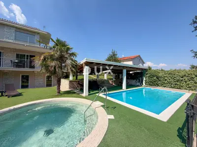 House for sale in Pobri, 210 m² - 2