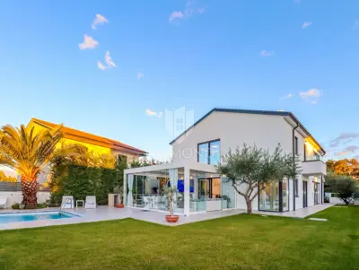 Villa 248 m², Rovinj - heated pool and summer kitchen
