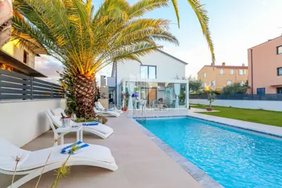 Villa 248 m², Rovinj - heated pool and summer kitchen - 2