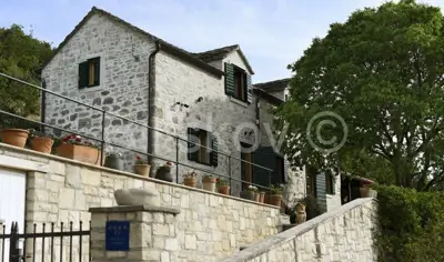 Brač, Dol, prodaja samostojeća kuća, bazen - 3