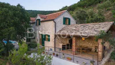 Brač, Dol, prodaja samostojeća kuća, bazen - 2