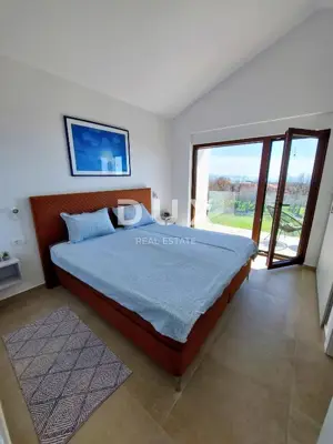 Vila 100 m², Krnica - bazen i pogled na more - 16