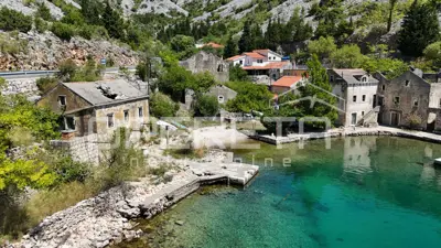 Haus 140 m², Lisarica - zwei Liegeplätze im Hof