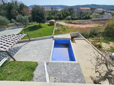 Kuća 400 m², Banjole - 3 stana i vanjski apartman - 4