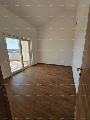 Kuća 400 m², Banjole - 3 stana i vanjski apartman - 8