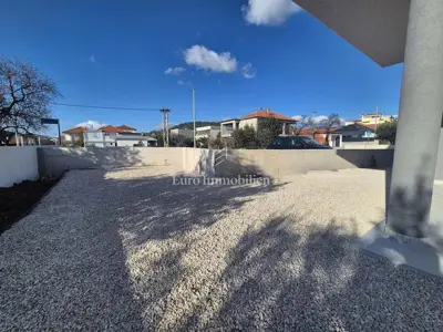Apartment, Tribunj, ground floor, 2 bedrooms and covered terrace - 13