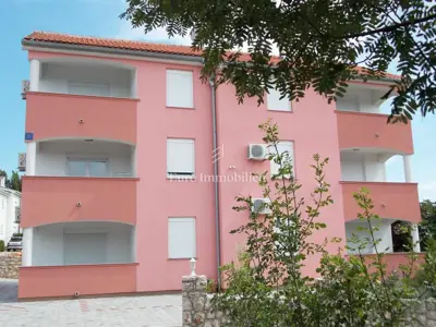 Apartmanska kuća 300 m², Malinska, pogled na more