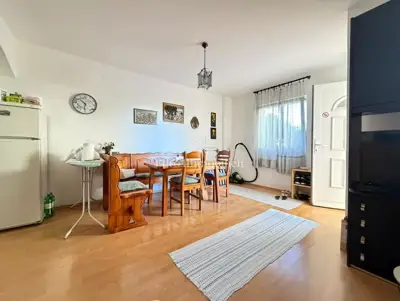 Apartman 64 m², Stara Novalja - 2 spavaće sobe i terasa - 6