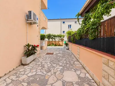 Apartman 64 m², Stara Novalja - 2 spavaće sobe i terasa - 22