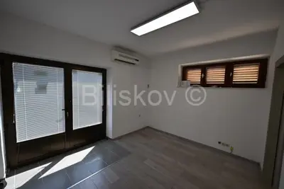 Seget Donji, poslovni prostor 53 m², najam dugoročno