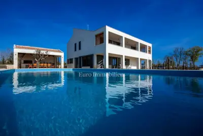 Vila 572 m², Svetvinčenat - privatnost i panoramski pogled