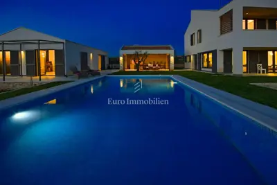 Vila 572 m², Svetvinčenat - privatnost i panoramski pogled - 7