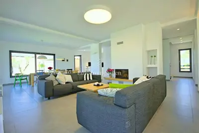 Vila 572 m², Svetvinčenat - privatnost i panoramski pogled - 12