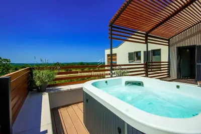 Vila 572 m², Svetvinčenat - privatnost i panoramski pogled - 8