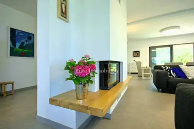 Vila 572 m², Svetvinčenat - privatnost i panoramski pogled - 17