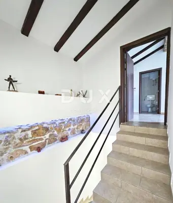 Haus 192 m², Lopar - Blick auf den Strand Rajska plaža - 12