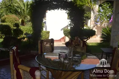 House in Banjole, pond and covered terrace - 13