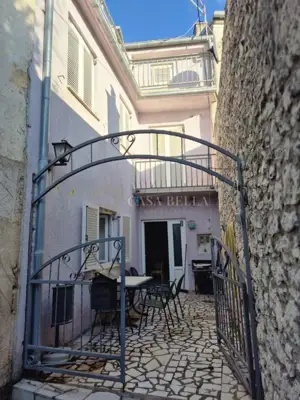 House for sale in Novi Vinodolski, 150 m²