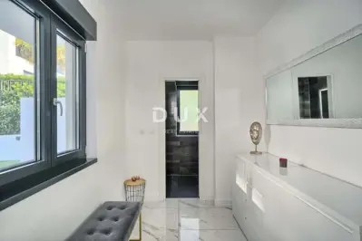 Villa 325.9 m², Podstrana - heated pool and sea view - 10