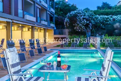 Haus, Split, 445 m², 2 600 000 €
