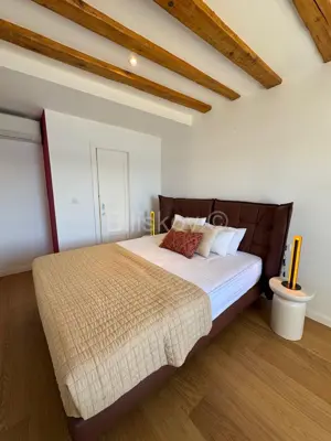 Šibenik, luksuzan stan na Rivi, pogled na more - 20