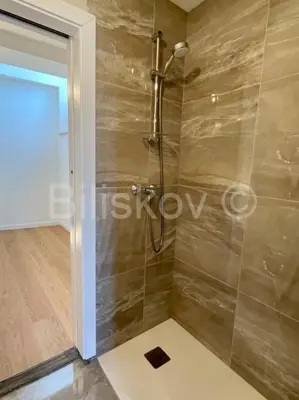 Šibenik, luksuzan stan na Rivi, pogled na more - 10