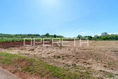 Landwirtschaftsfläche 881 m², Brtonigla - an der asphaltierten Straße - 5