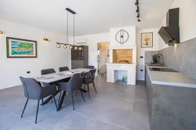 House 110 m², Bale - renovated and furnished - 19
