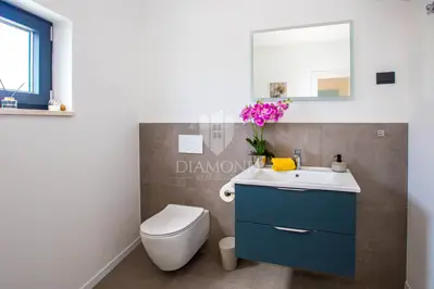 House 110 m², Bale - renovated and furnished - 8