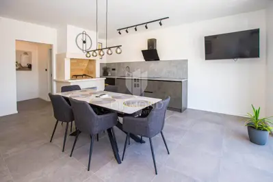 House 110 m², Bale - renovated and furnished - 18