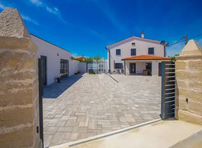 House 110 m², Bale - renovated and furnished - 22