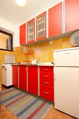 Kuća 696 m², Starigrad-Paklenica - 10 apartmana, 50 m od mora - 9
