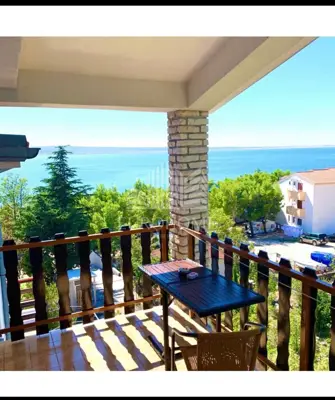 Kuća 696 m², Starigrad-Paklenica - 10 apartmana, 50 m od mora - 17