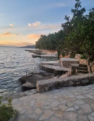 Kuća 696 m², Starigrad-Paklenica - 10 apartmana, 50 m od mora - 19