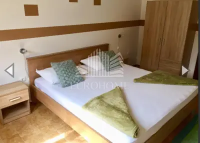 Kuća 696 m², Starigrad-Paklenica - 10 apartmana, 50 m od mora - 4