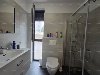 Apartment 70 m², Štinjan, Pula - garden 150 m² and 2 parking spaces - 10