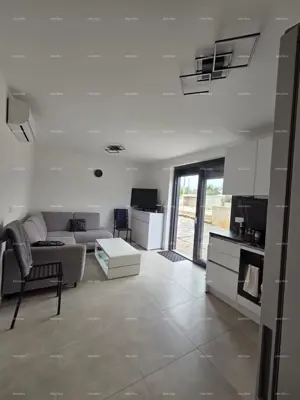 Moderan stan 70 m² s vrtom – Štinjan, Pula