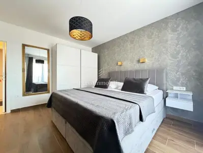 Kuća 160 m², Novalja - 4 apartmana, renovirana - 14