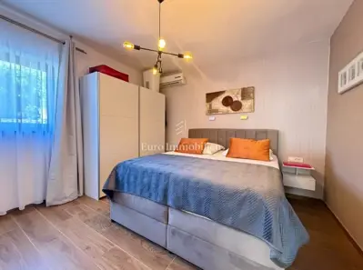 Kuća 160 m², Novalja - 4 apartmana, renovirana - 19