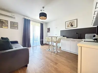 Kuća 160 m², Novalja - 4 apartmana, renovirana - 11