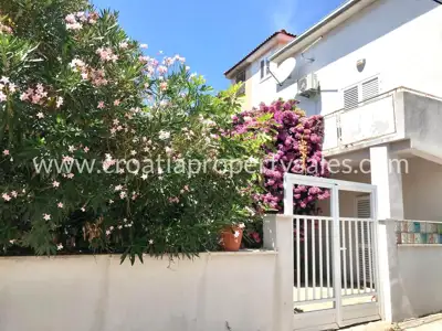 Kuća 190 m², Kaštela - 300 m od mora