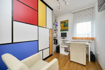 Novi Jelkovec, Uređen četverosoban stan s dvije garaže, 92 m² - Jelkove - 12
