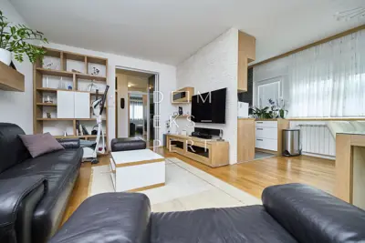 Novi Jelkovec, Uređen četverosoban stan s dvije garaže, 92 m² - Jelkove