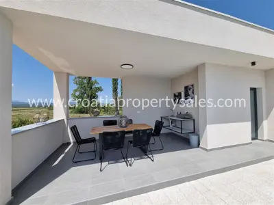 Vila 140 m², Makarska - luksuzna prizemnica s bazenom - 12