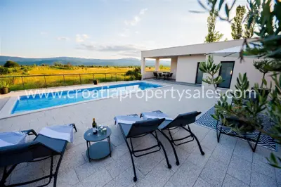 Vila 140 m², Makarska - luksuzna prizemnica s bazenom - 7
