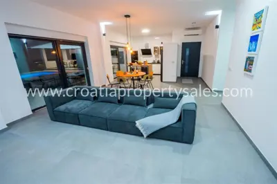 Vila 140 m², Makarska - luksuzna prizemnica s bazenom - 5