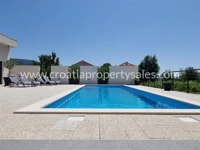 Vila 140 m², Makarska - luksuzna prizemnica s bazenom - 11