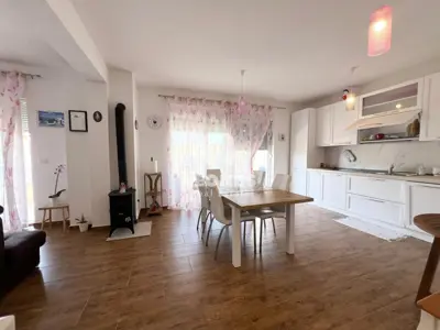 Stan 120 m², Novigrad - 500 m od mora i krovna terasa