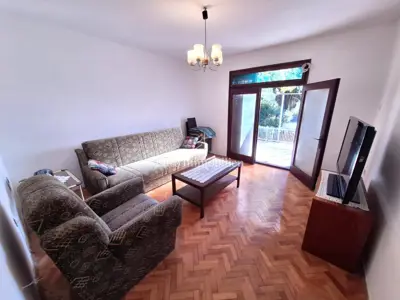 Kuća 145 m², Malinska - 2 dvosobna stana - 9