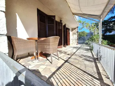 Kuća 145 m², Malinska - 2 dvosobna stana - 19
